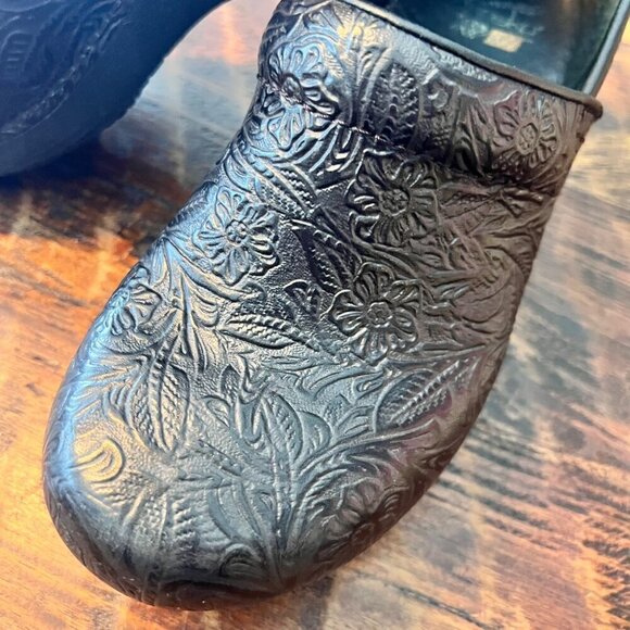 Dansko XP Floral Tooled Professional Clogs 37 - Picture 3 of 10